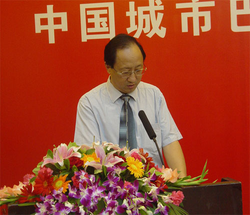 恒通集团董事长_恒通客车(2)