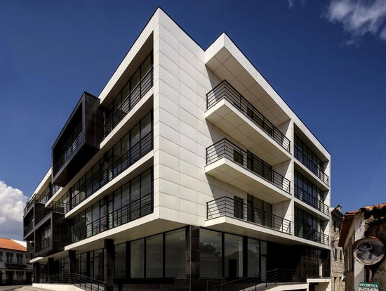 葡萄牙Vila Nova de Tazem住宅建筑 - 视觉同盟