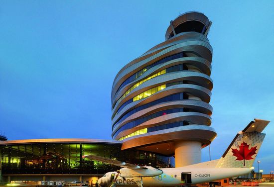 加拿大埃德蒙顿机场办事处和控制塔 - 视觉同盟