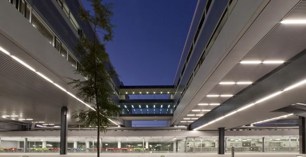 西班牙巴伦西亚大学工程技术学院 - 视觉同盟(