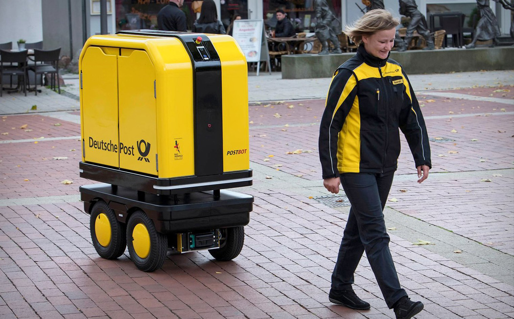 快递机器人 减轻快递员的负担